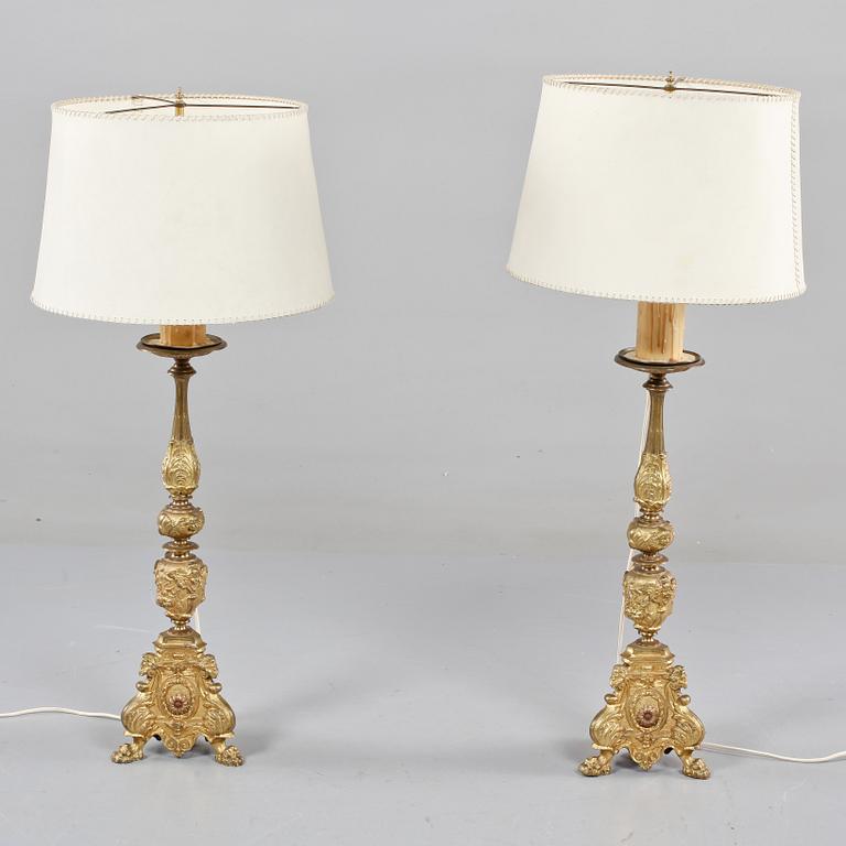 BORDSLAMPOR, ett par, barockstil, 1900-tal.