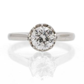 18K white gold solitaire ring with a diamond, France, 20th century.