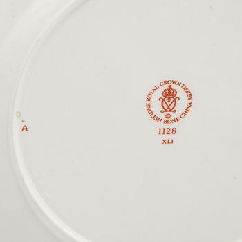 A set of two porcelain plates *Old Imari', Royal Crown Derby.