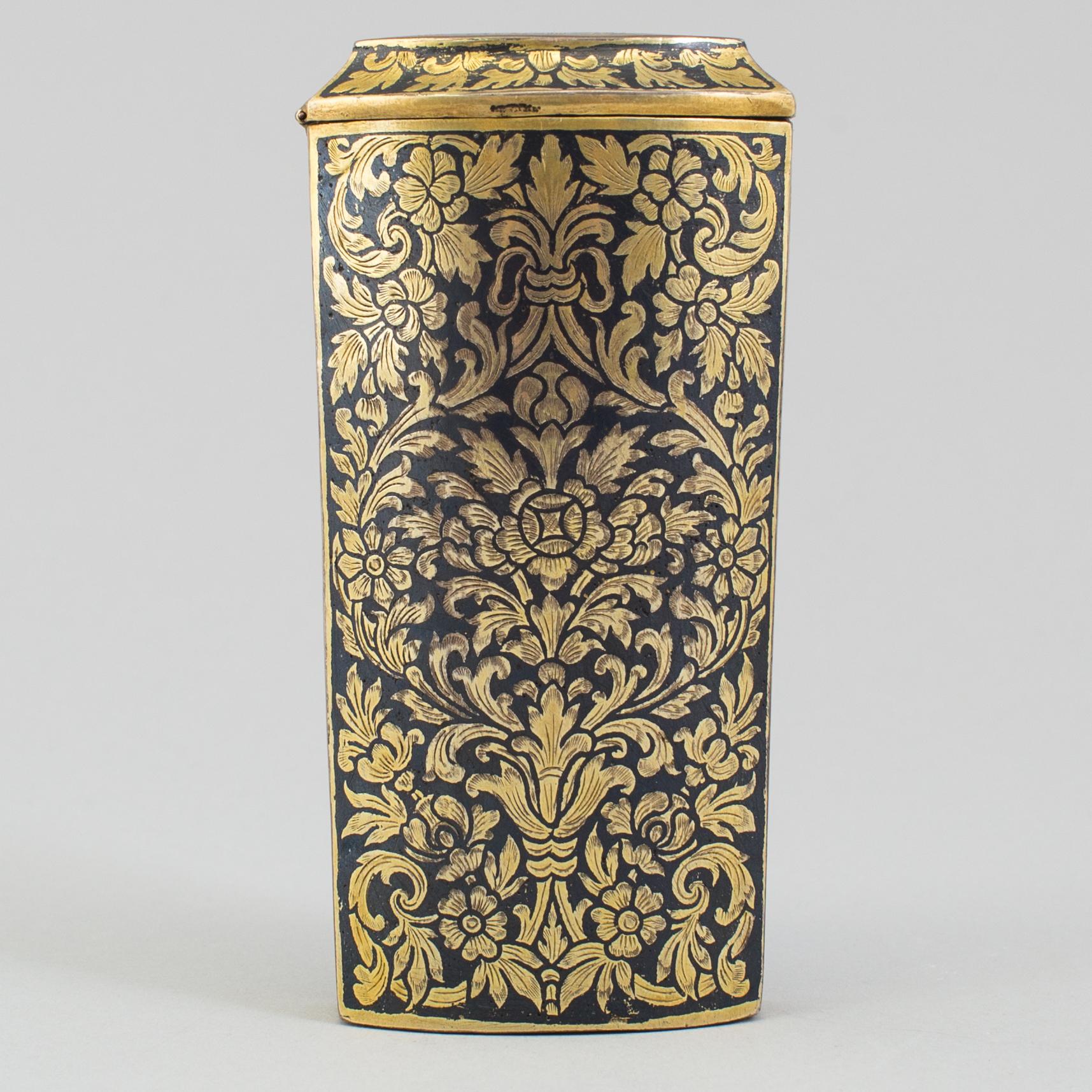 ETUI, förgyllt silver, sannolikt Turkiet, 1800-talets första hälft.