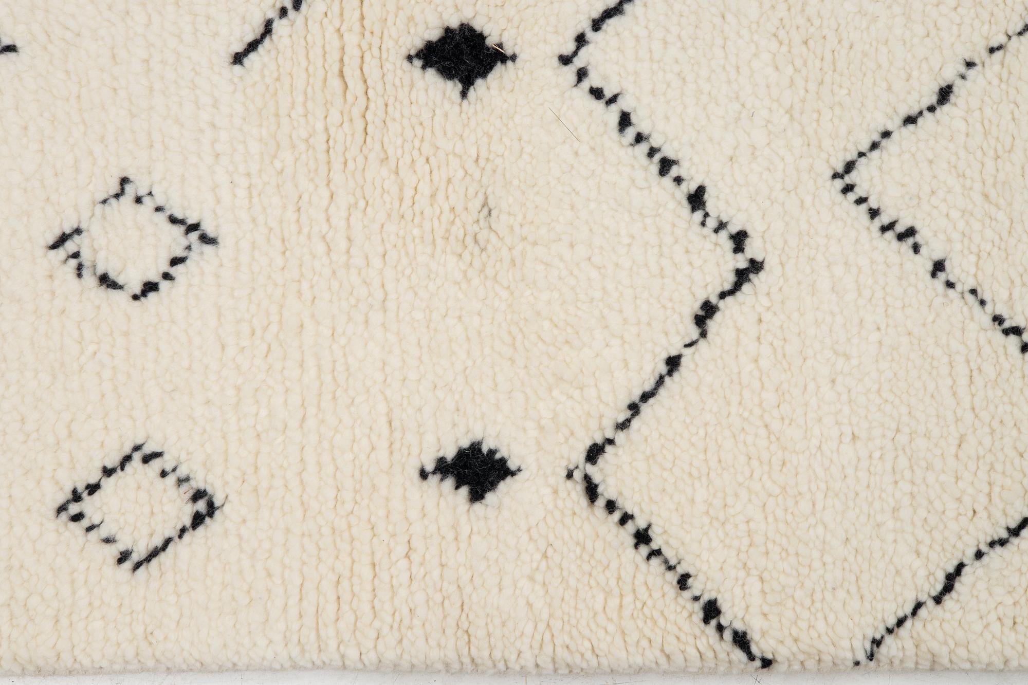 Carpet, Morocco design, 320 x 215 cm.