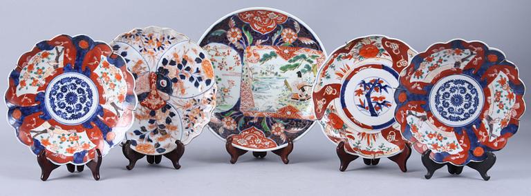 TALLRIKAR, 5 st, porslin, Japan och Kina. 1800-/1900-tal.