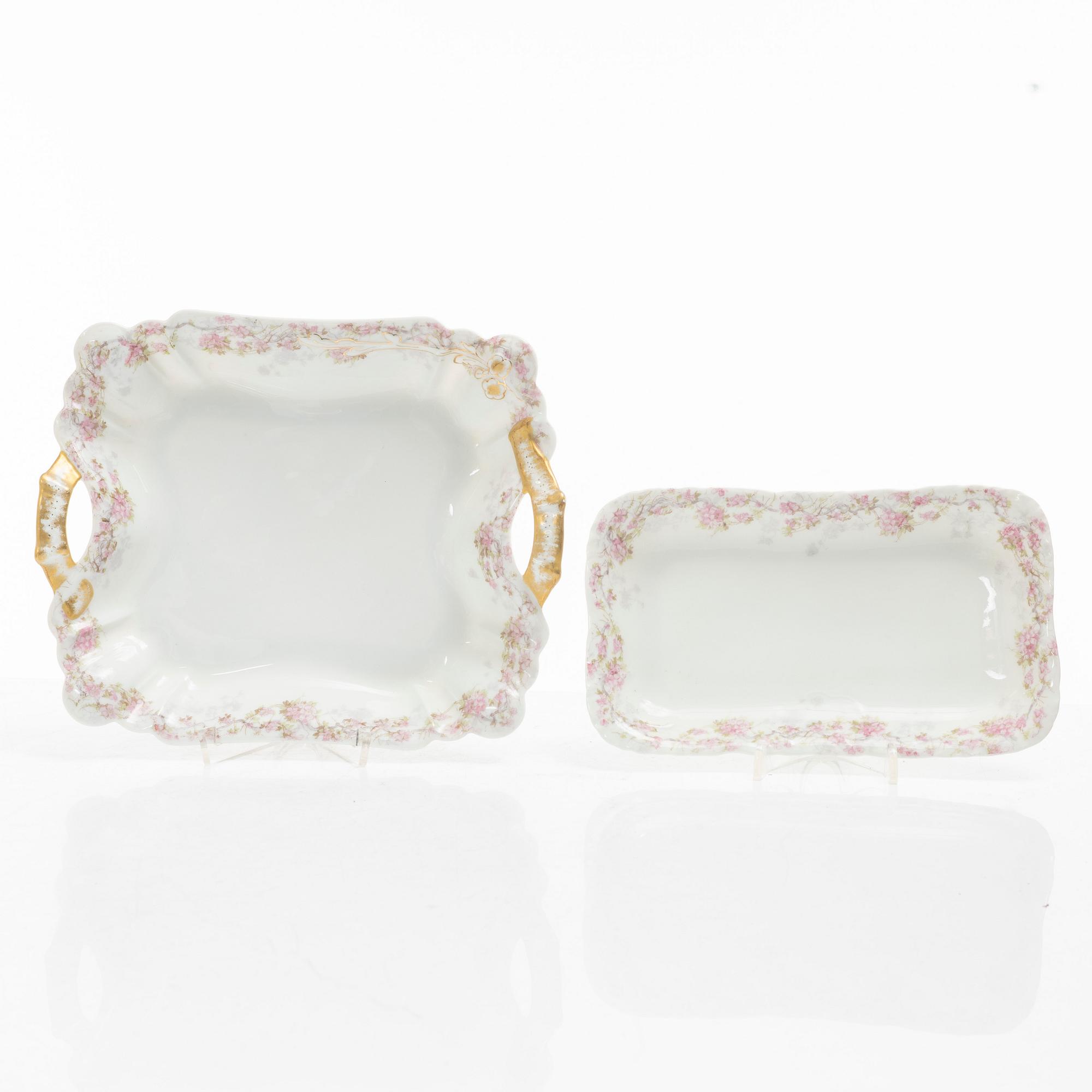 A 146-piece dinner service, Frank Haviland & Co, Paris Limoges, France, circa 1900.