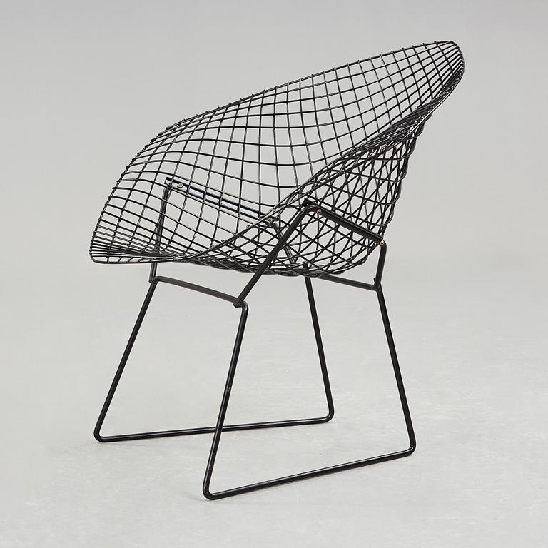 An easy chair "Diamond Chair" by Harry Bertoia.