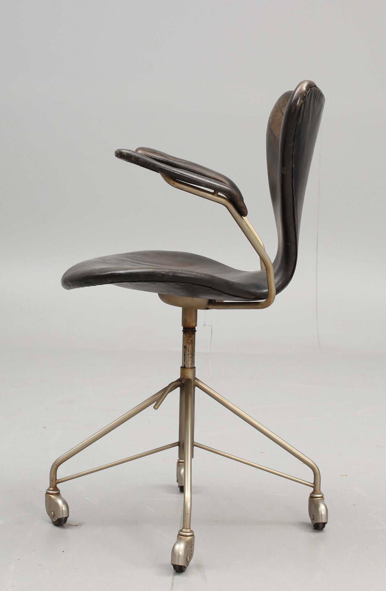 SKRIVBORDSSTOL, "Sjuan", Arne Jacobsen, Fritz Hansen, Danmark 1950-tal.
