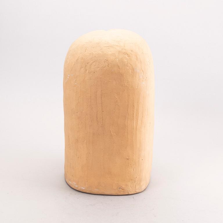 Åke Holm, skulptur signerad.