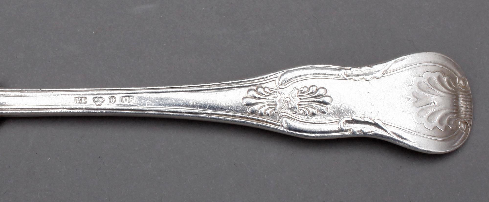 BESTICKSERVIS, 52 delar, "Engelsk snäck", bland annat CG Hallberg, Stockholm, 1917. Vikt ca 1664g.