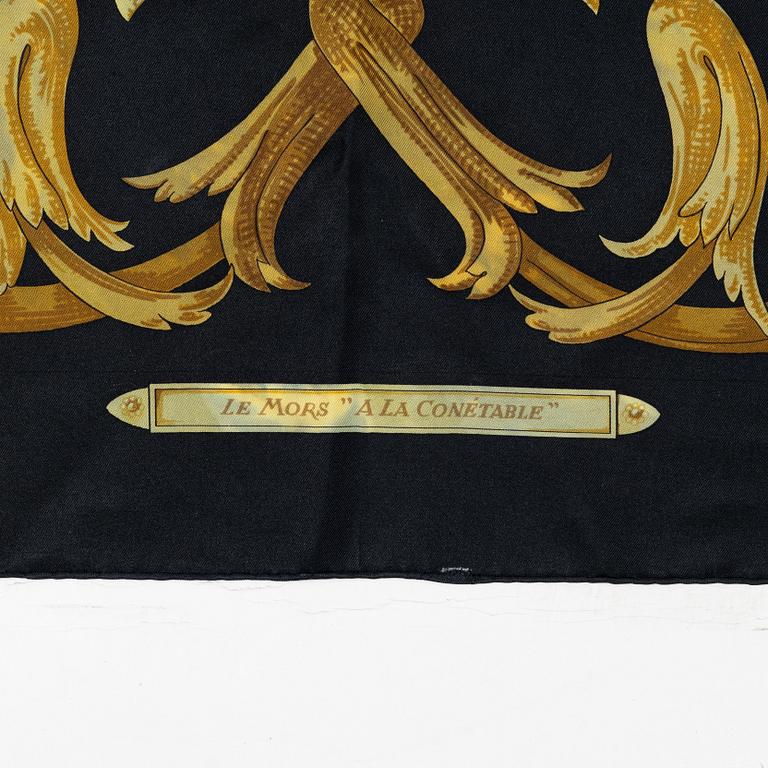 Hermès, scarves, 2 st, "Le Mors a la Conétable" samt "Clic Clac".