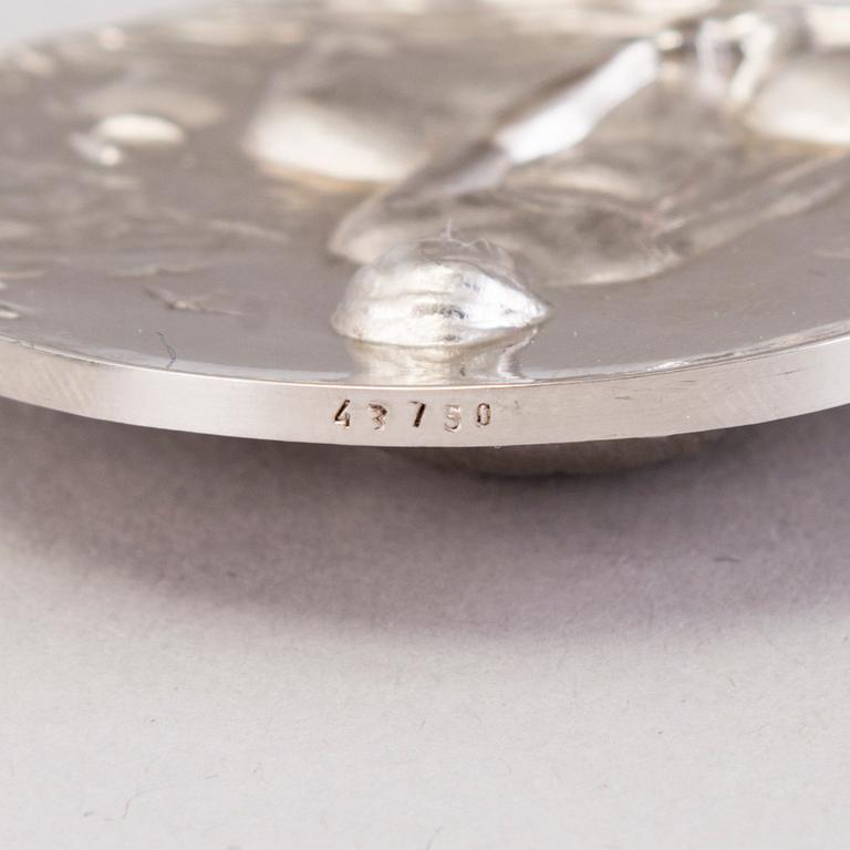 A commemorative platinum 999/1000 medallion, Carl XVI Gustaf, King of Sweden 1973, numbered 43/50, marked P. Lunde -73.