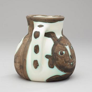 A Pablo Picasso 'Têtes' faience jug, Vallauris, France 1956.