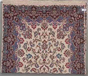 MATTA. old, Kirman. Ca 293 x 178 cm.