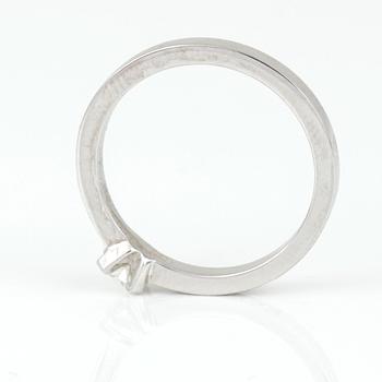 RING, 14K vitguld med briljantslipade diamanter, tot ca 0,32 ct. Vikt 3,20 g.