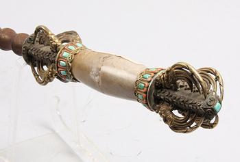 CERMONIFÖREMÅL, metall och mässing.