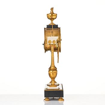 Bordspendyl, Parisarbete, 1700-talets slut, Louis XVI.