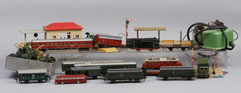 PARTI LEKSAKER, ca 25 delar, bl a Fleischmann, Dinky, Toys, 1950/60-tal.