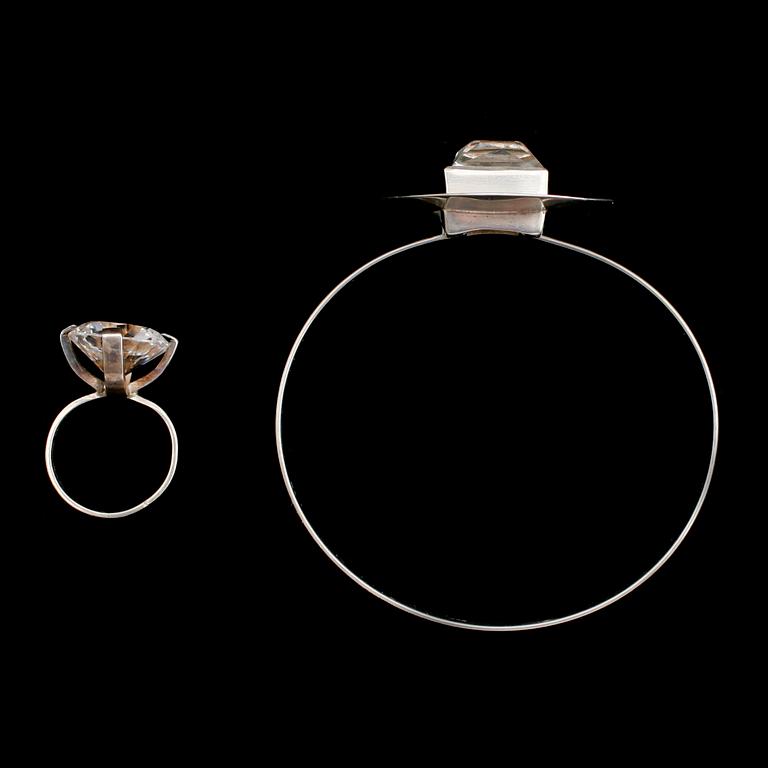 ARMBAND SAMT RING, silver, med bergkristaller, 1960-tal. Vikt ca 30 g.