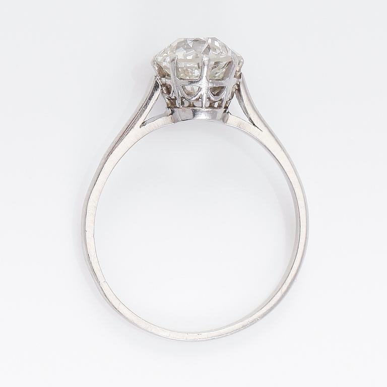 RING, platina, solitär briljantslipad diamant 1.62 ct, svenska stämplar Stockholm 1943.