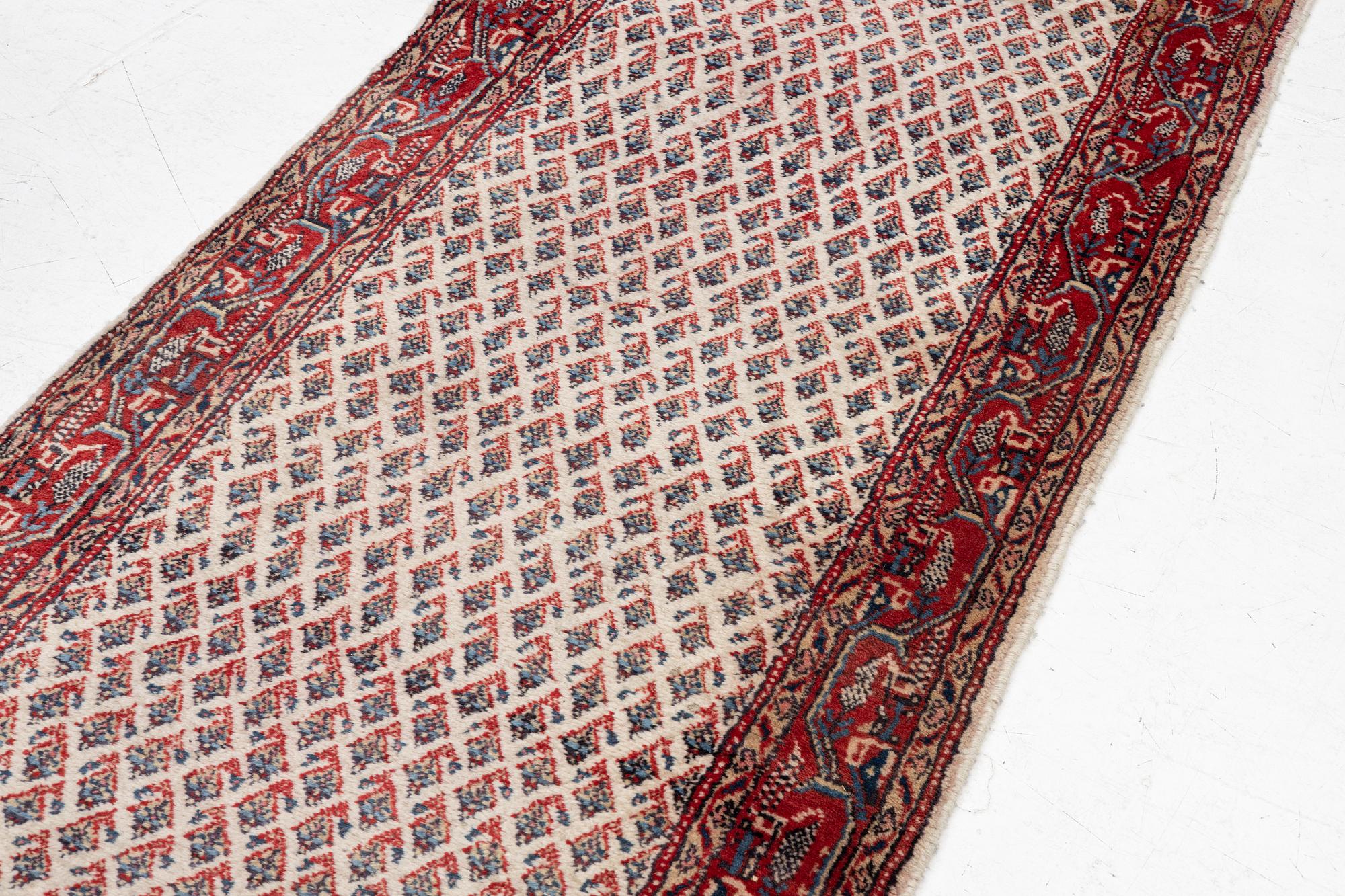Gallerimatta, orientalisk, ca. 419 x 85 cm.
