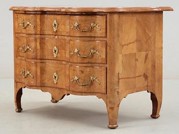 A Swedish late Baroque 18th century commode, attributed to  J. H. Fürloh.