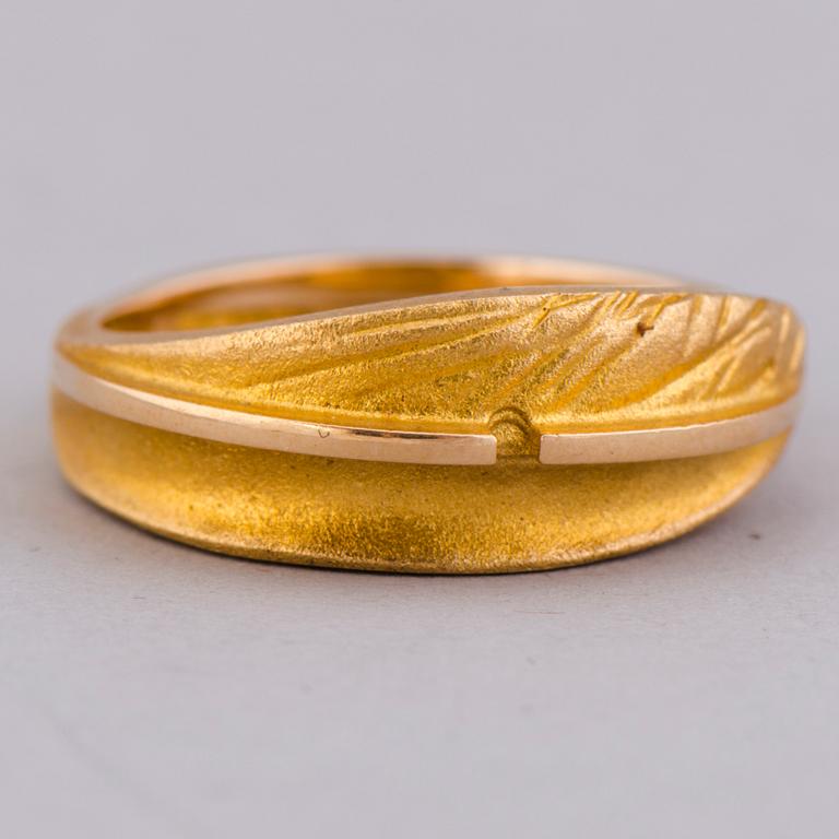 A LAPPONIA RING, 14K gold, 2001.