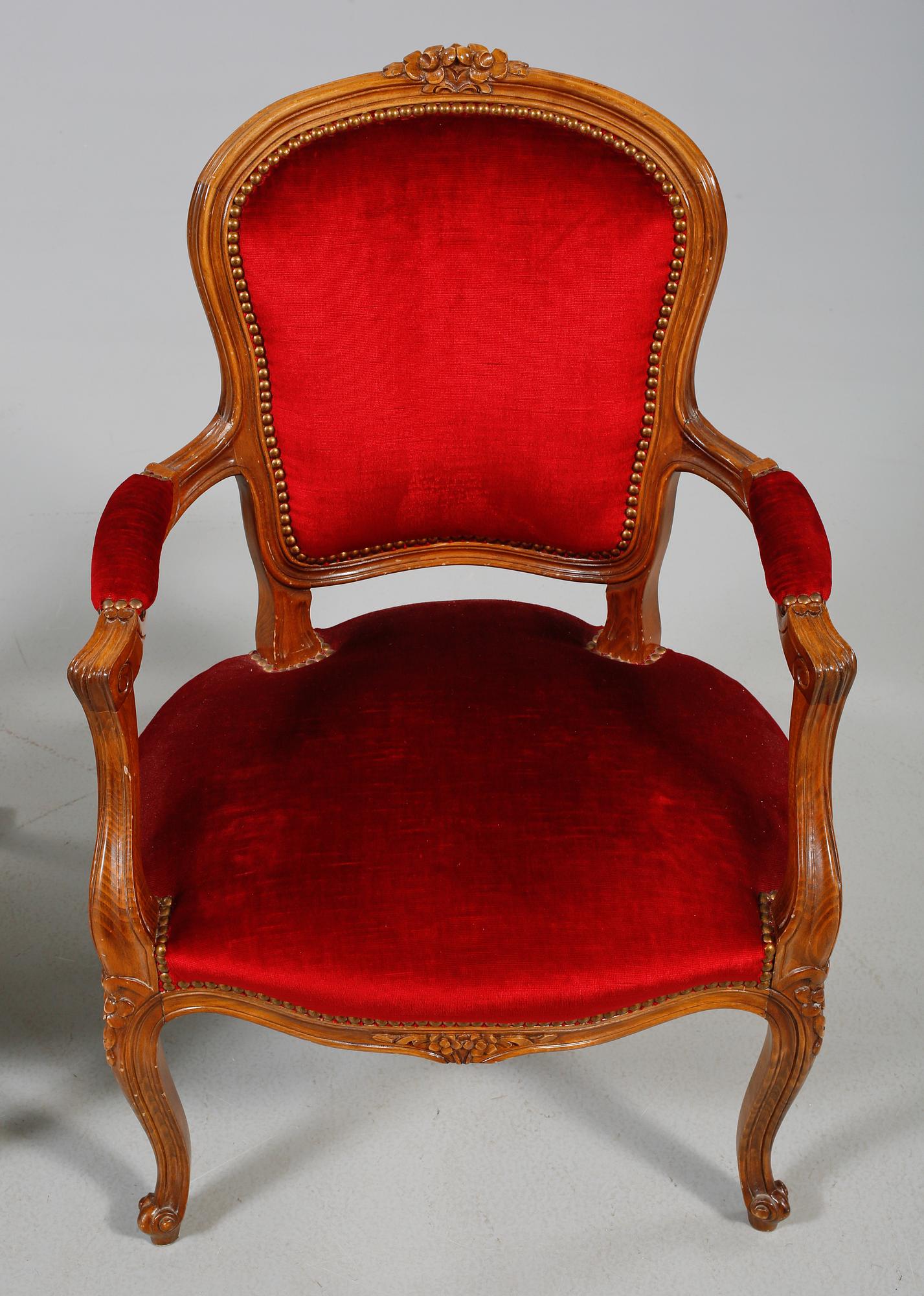 KARMSTOLAR, ett par, rokokostil, 1900-talets mitt.