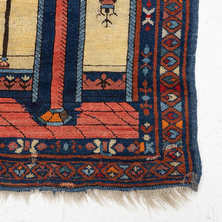An antique Turkish carpet, c 165 x 94 cm.