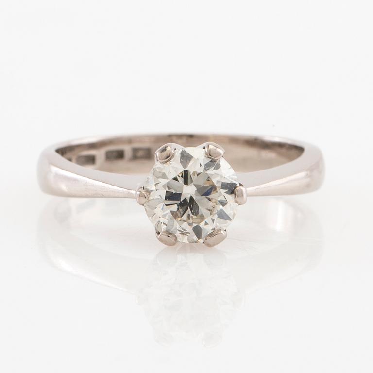 Solitaire ring in 18K white gold with a round brilliant-cut diamond approximately 1.43 ct.