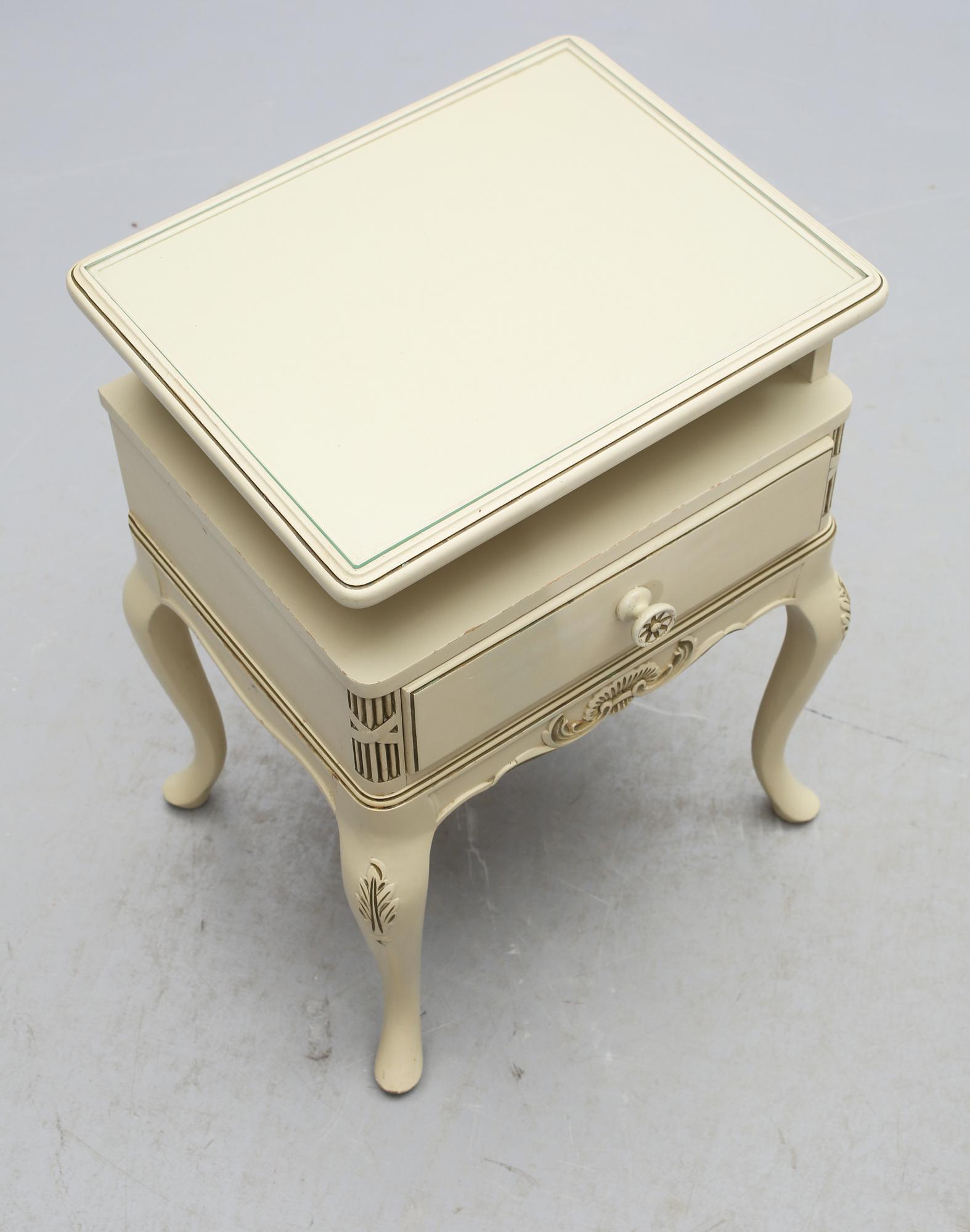 SÄNGBORD, ett par, 1900-talets andra hälft.