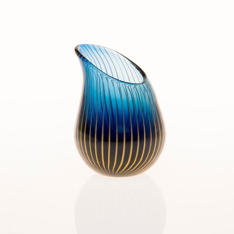 KANNU, lasia, signeerattu Nanny Still Riihimäen Lasi Oy.