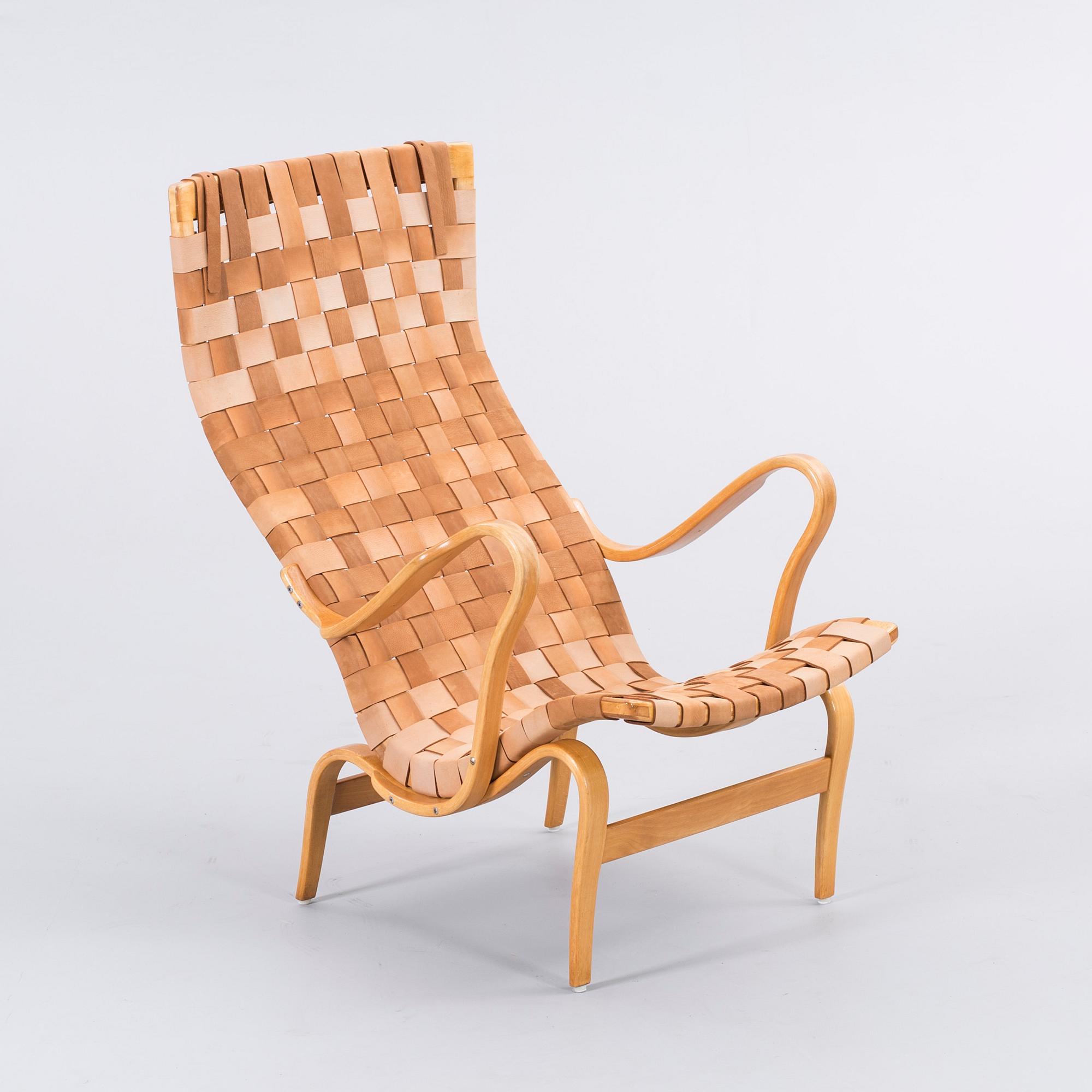 A 1977 Bruno Mathsson "Pernilla" lounge chair.