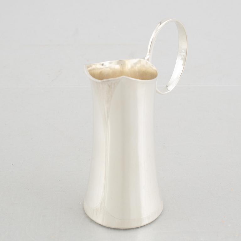 Martin Öhman, a sterling silver box with lid and a creamer, Halmstad 1979-1980.