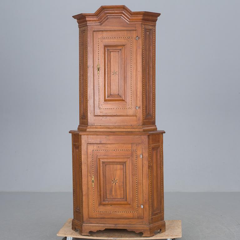 HÖRNSKÅP, barock/barockstil.
