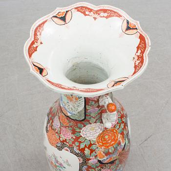A massive Japanese 20th century imari porcelain vase.