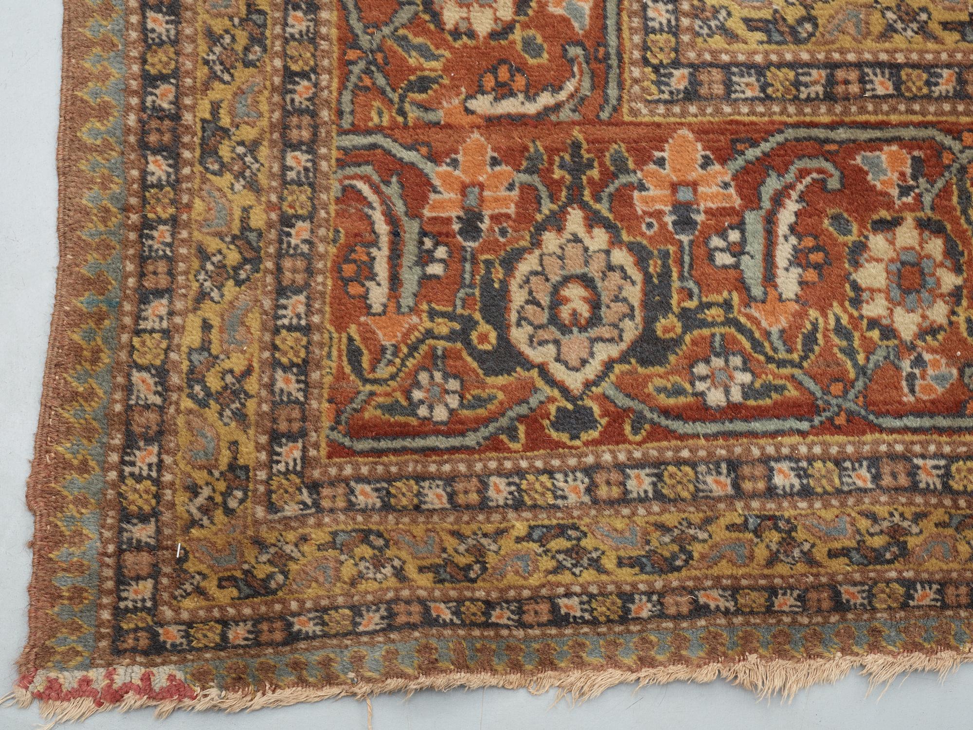 ANTIQUE TABRIZ.