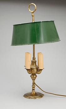 BOUILOTTELAMPA, mässing, 1900-talets första hälft. Tot höjd 58 cm.