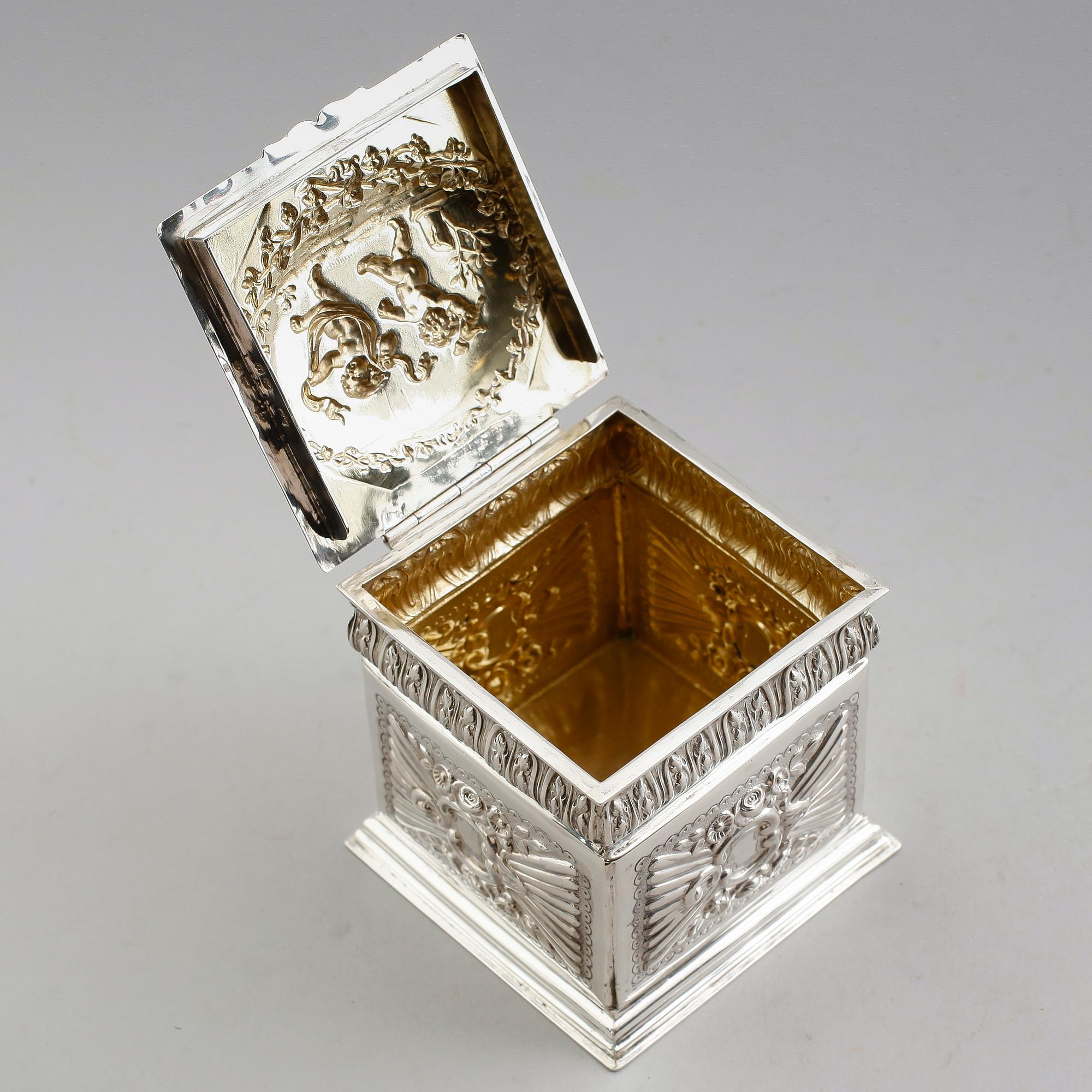 TEDOSA, silver, Mappin & Webb, London 1892. Vikt ca 325 gram.