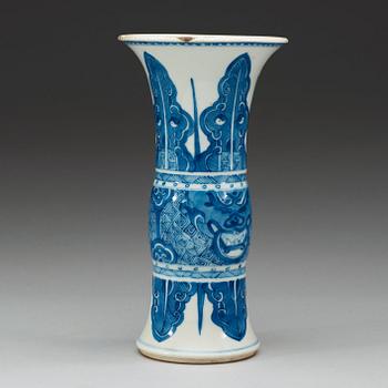 A blue and white vase, Qing dynasty, 18th Century.