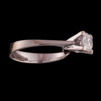 RING, 18K vitguld, diamant. Gulaylar. Vikt ca 3,0 g.