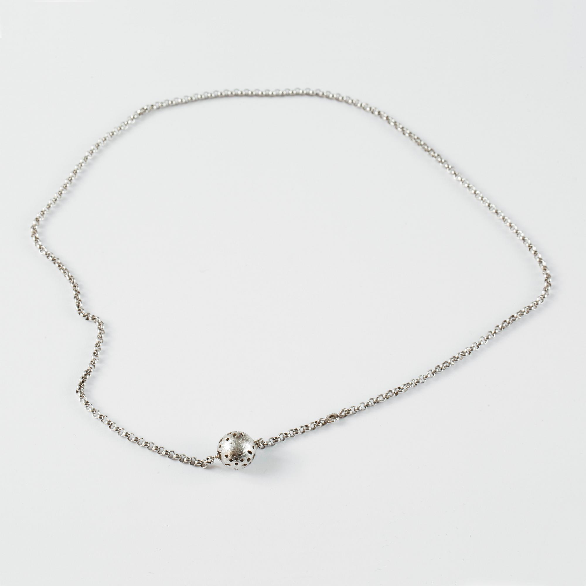 HALSBAND, Ole Lynggaard, kullås "Blonde", lås 18k vitguld med halskedja i sterlingsilver.
