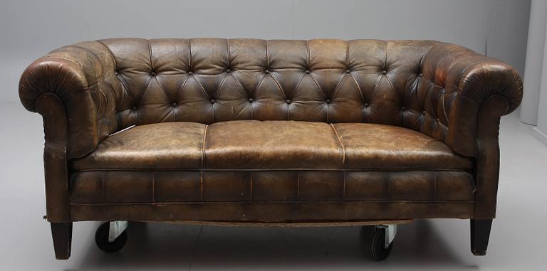SOFFA, Chesterfieldmodell. 1900-tal.