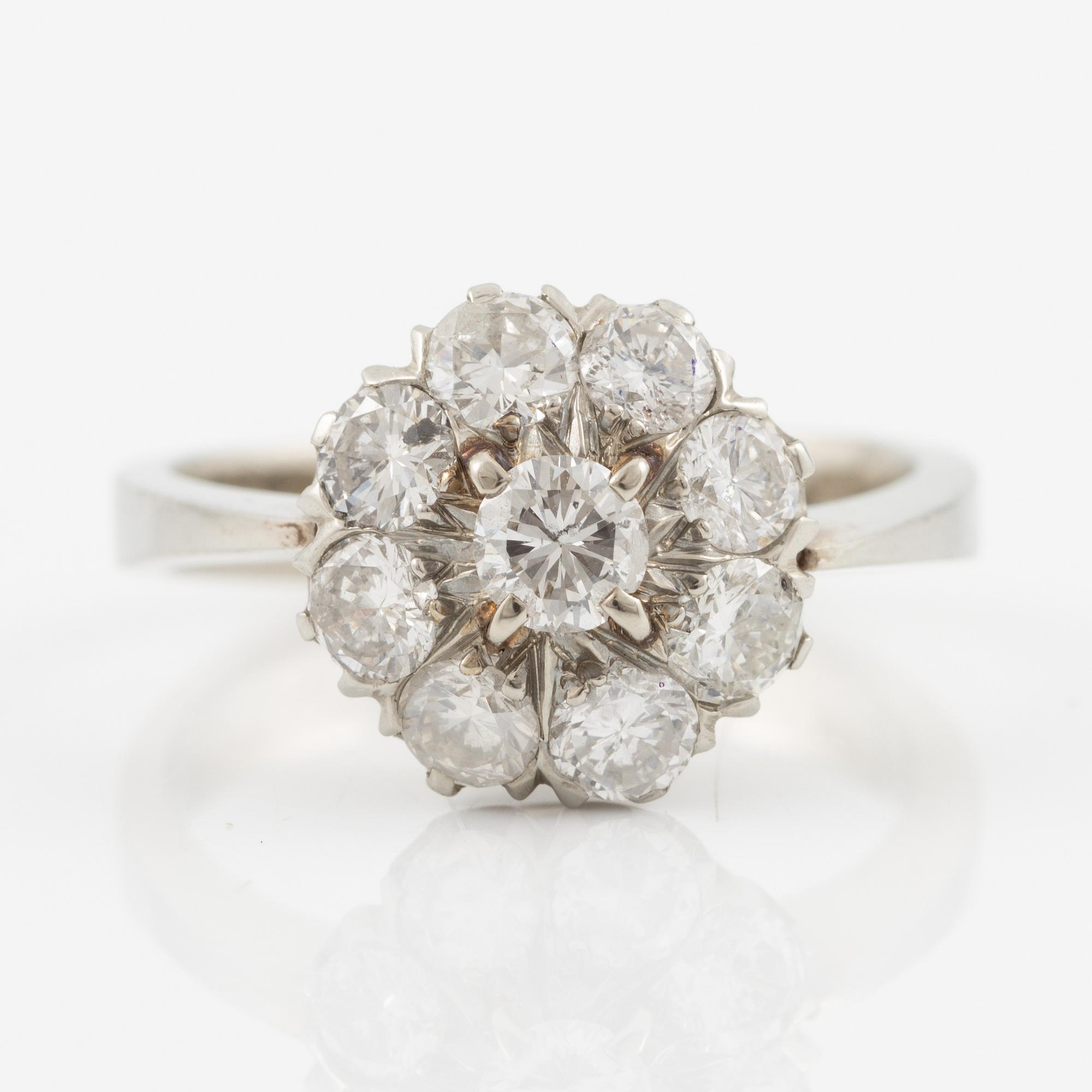 Ring, carmosé model, 14K white gold with brilliant-cut diamonds.