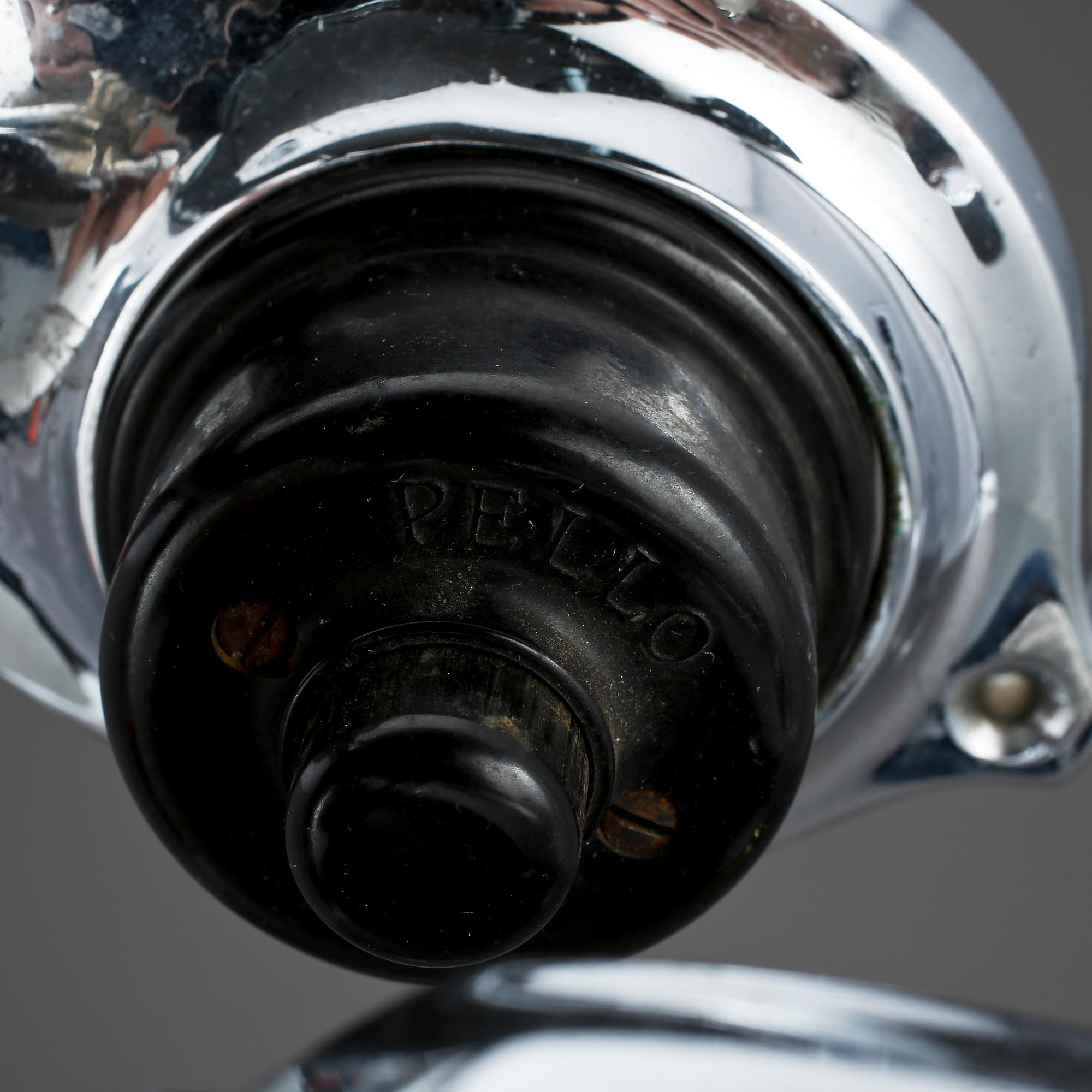 VÄGGLAMPOR, 1 par, metall, Pello Patent, 1900-talets första hälft.