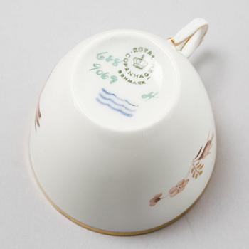 KAFFESERVIS, 26 delar, porslin, "Brun rose", Royal Copenhagen, 1900-talets andra hälft.