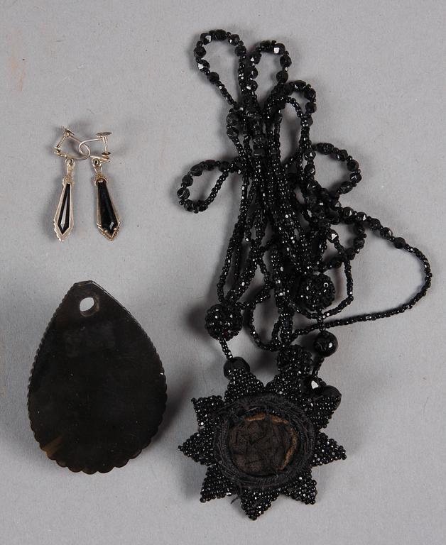 SMYCKEN, 4 st, bl a silver, 1800/1900-tal.