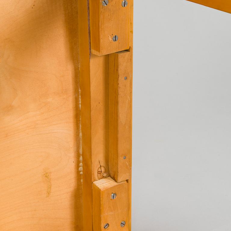 Alvar Aalto, skrivbord, "K81" för O.Y. Huonekalu-ja Rakennustyötehdas A.B. 1900-talets mitt.