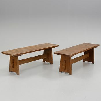 BÄNKAR, 2 st, 1900-talets första hälft.