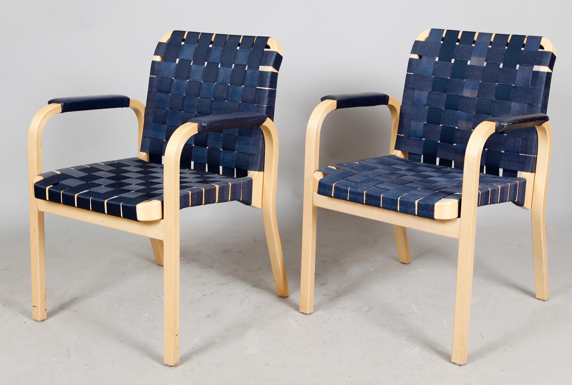 KARMSTOLAR, 1 par, Alvar Aalto, Artek, Finland.