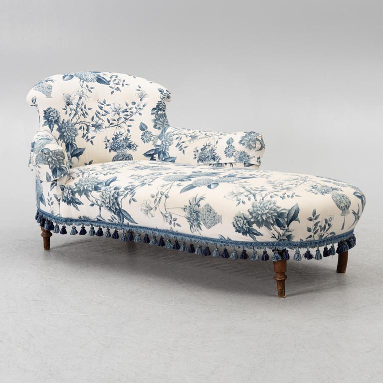 Chaise longue, from around the year 1900.