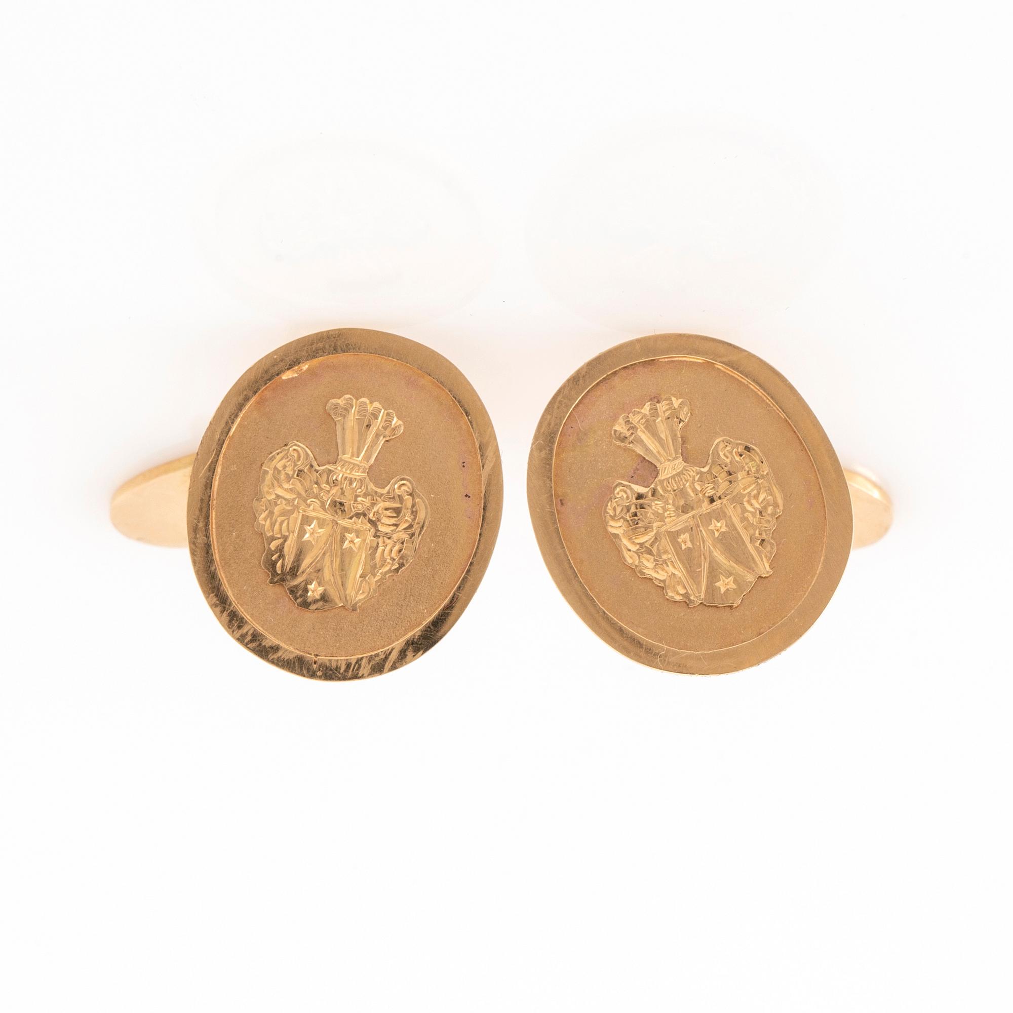 Cufflinks in 18K gold with the coat of arms of the noble family Murray.