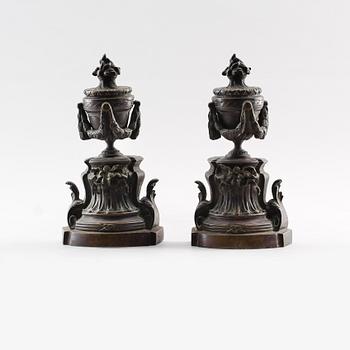 ELDHUNDAR, 1 par, brons, 1800-tal.